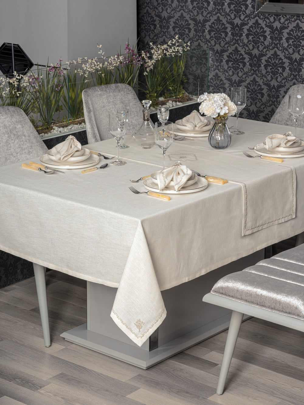 Set Fata de Masa din In Pera Ecru 175x240