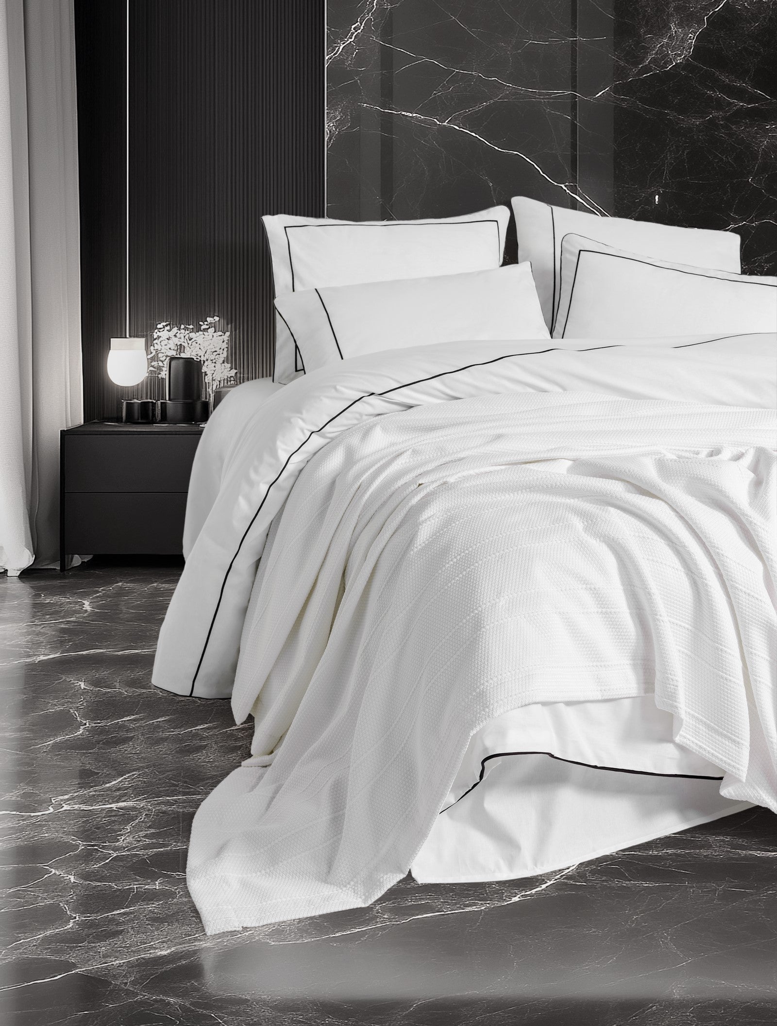 Lenjerie de Pat 2 Persoane cu Pique Classic Trusou Mahur Alb