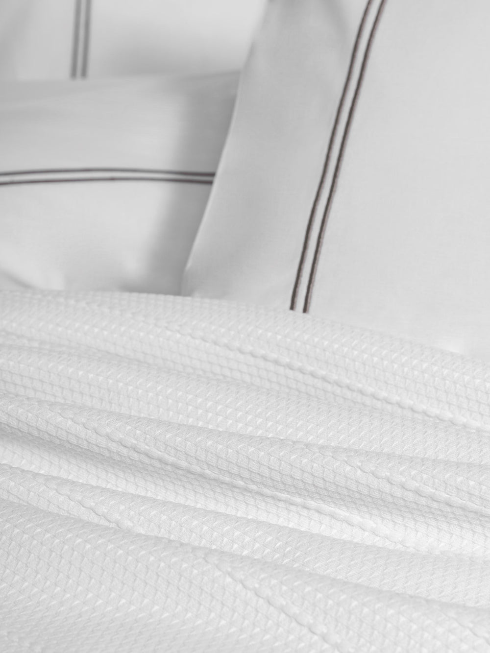 Lenjerie de Pat 2 Persoane cu Pique Classic Trusou Mehves Alb