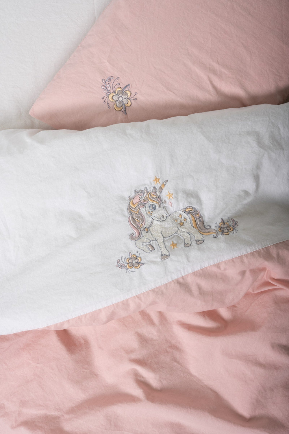 Lenjerie de Pat Bebelus cu Broderie Cuddly Bonic Alb