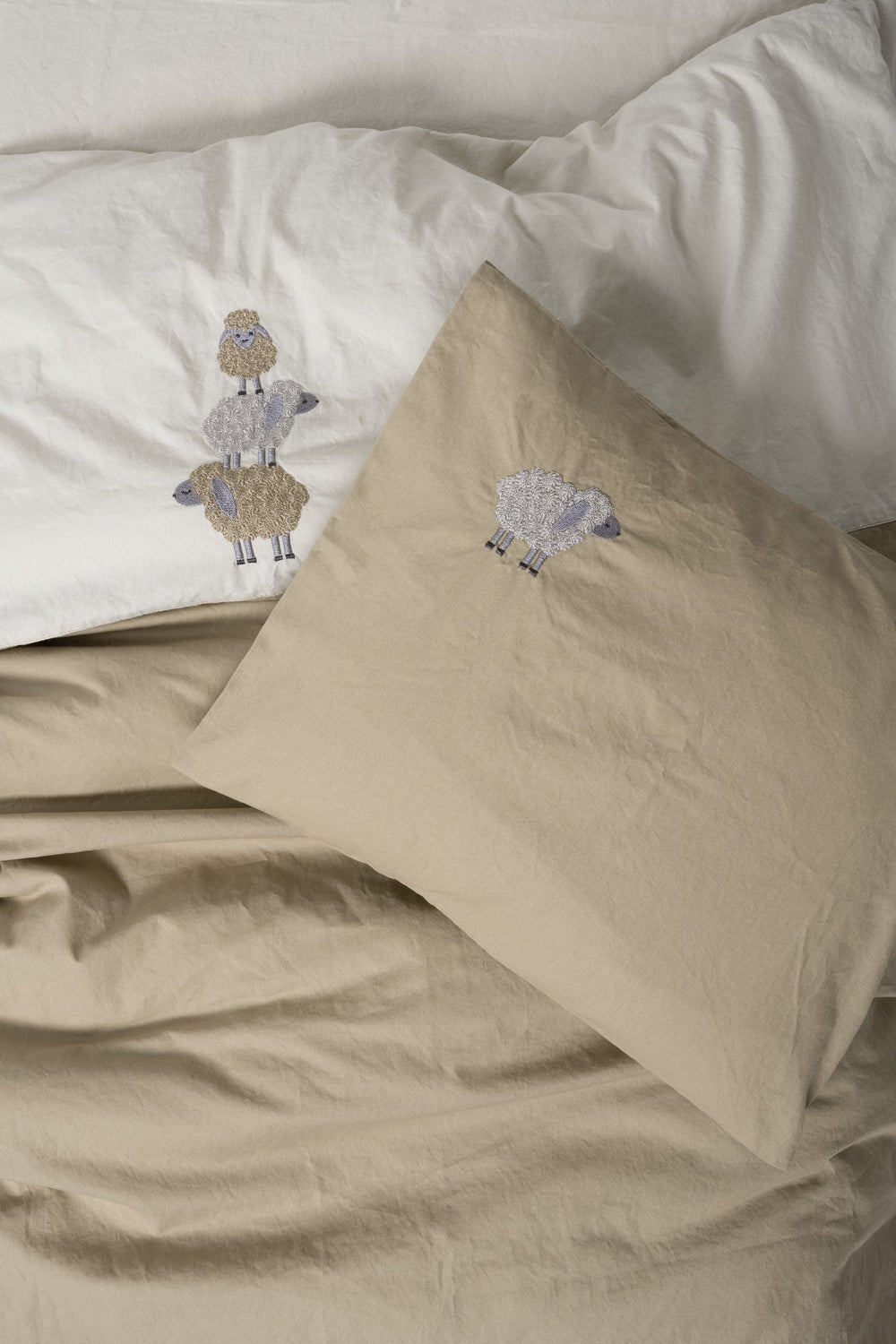 Lenjerie de Pat Bebelus cu Broderie Cuddly Lamp Bej