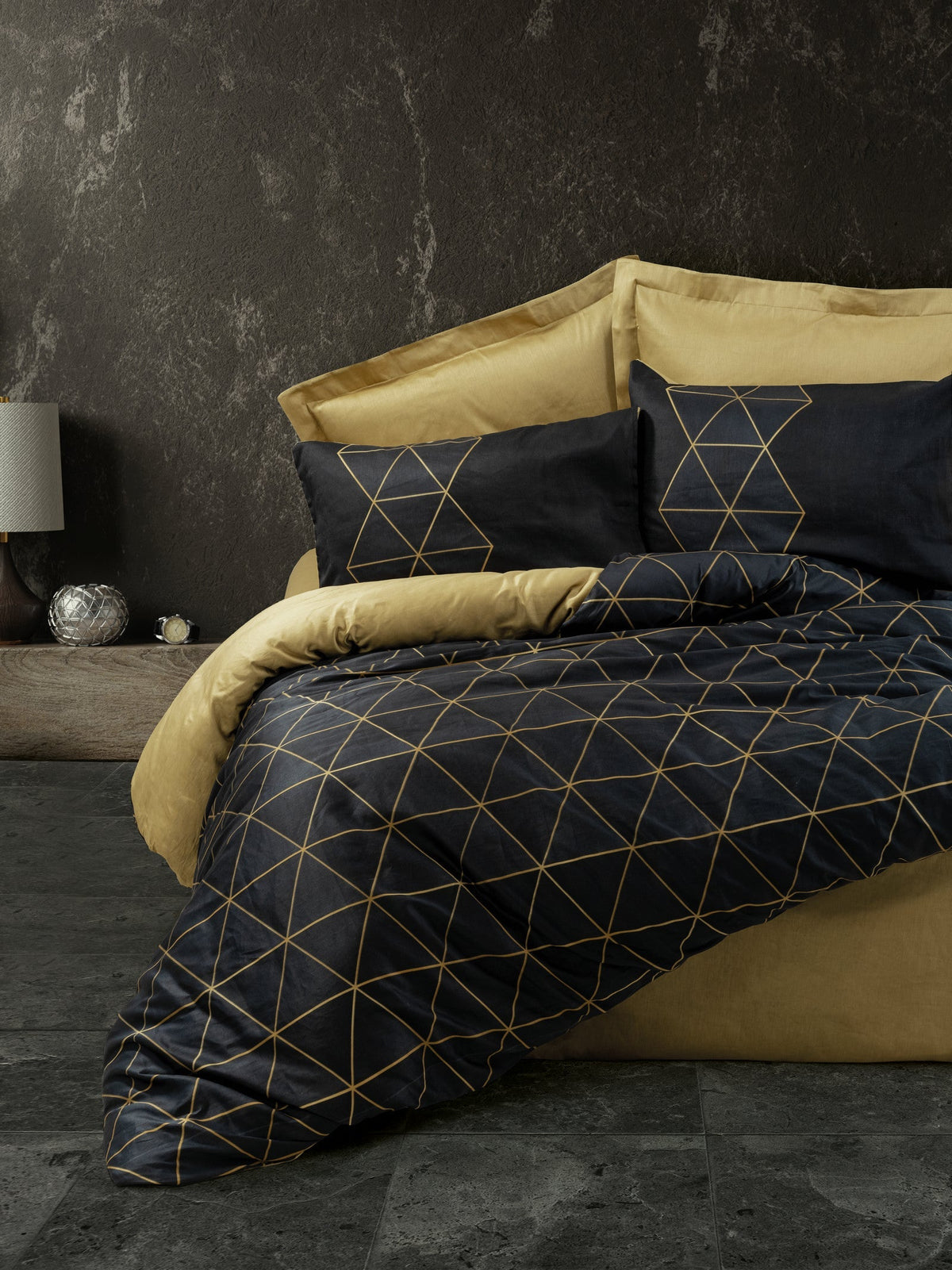 Lenjerie de Pat 2 Persoane Dark Veta Auriu