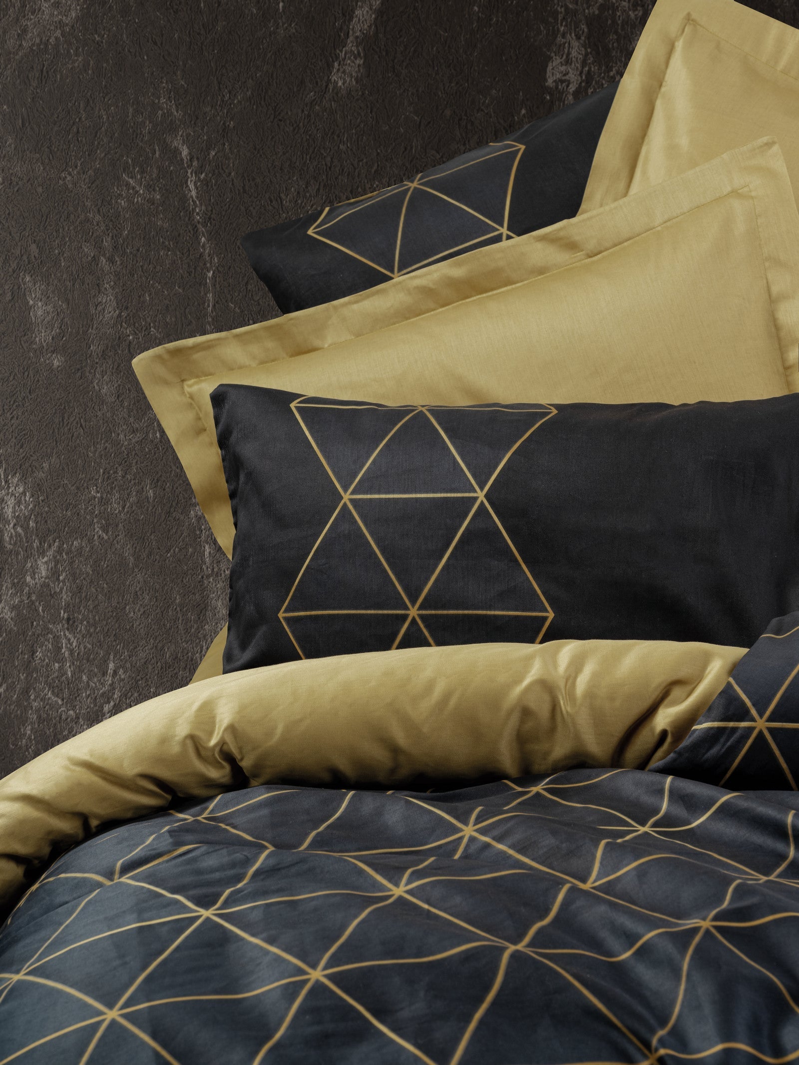 Lenjerie de Pat 2 Persoane Dark Veta Auriu