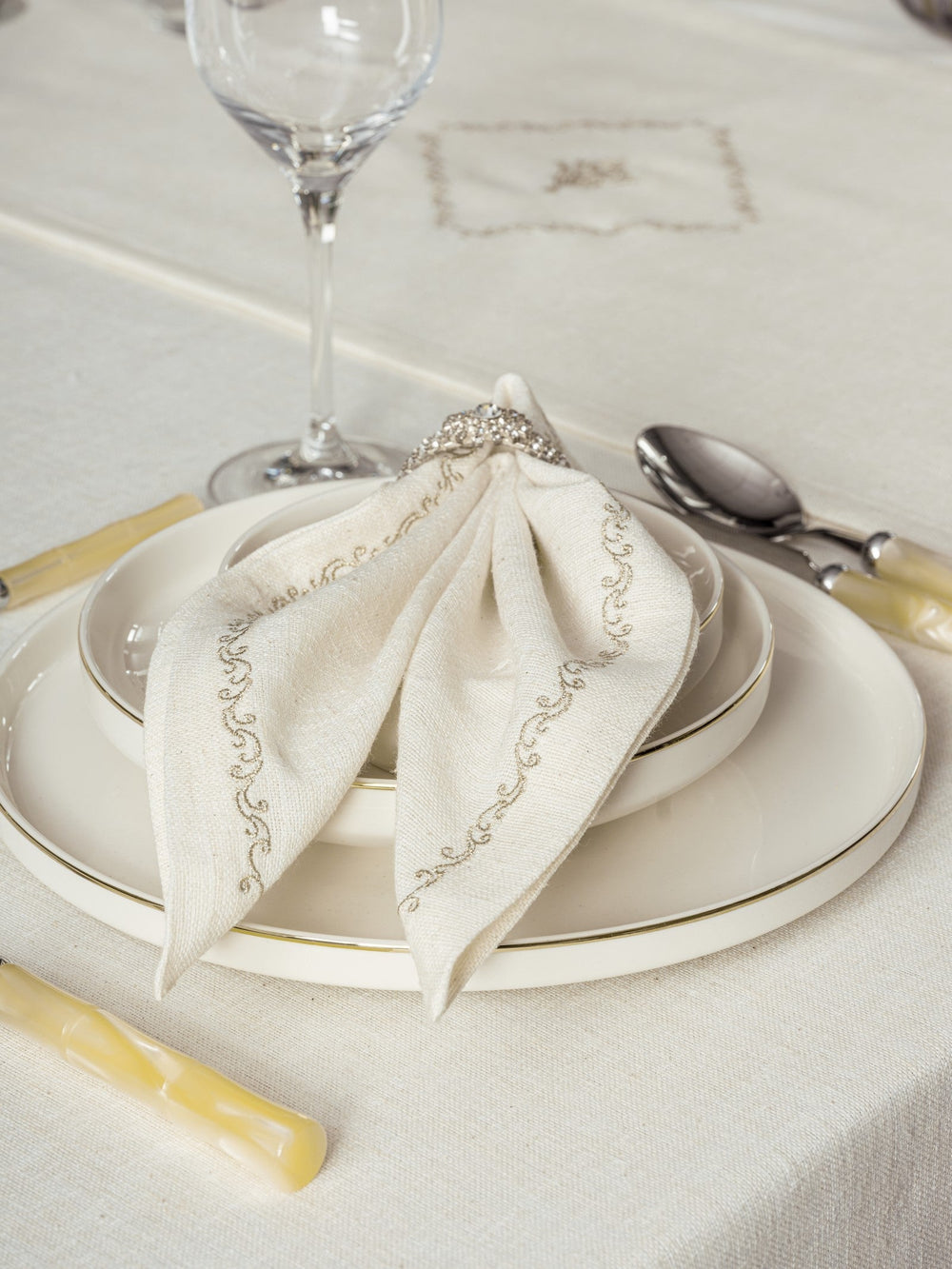 Set Fata de Masa din In Pera Ecru 175x240