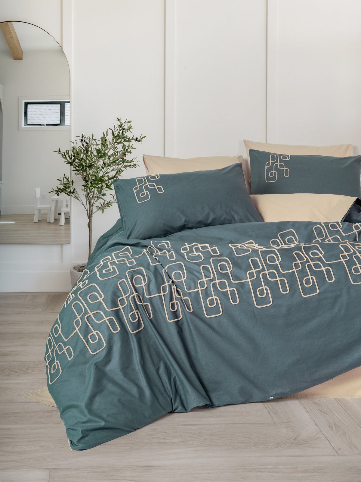 Lenjerie de Pat 2 Persoane Ranforce cu Broderie Kerja Bej