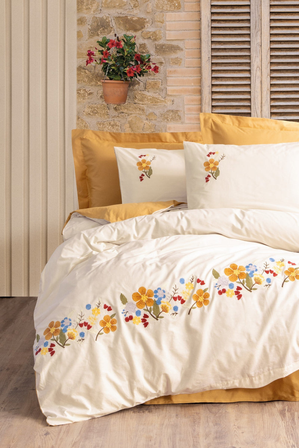 Lenjerie de Pat 2 Persoane Ranforce cu Broderie Pamuya Mustar