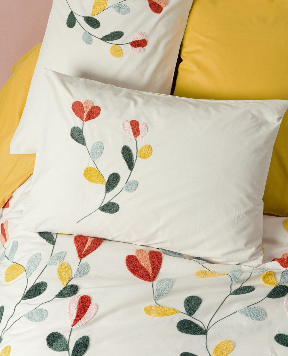 Lenjerie de Pat 2 Persoane cu Broderie Puff Nella Mustar